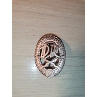 Знак металлический, "За отличную стрельбу", ГДР, размер 4.5*3.5 см.