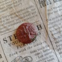 Пуговица РИА орёл на топарах с высоким рельефом нечищенная