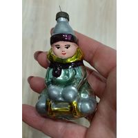 Елочные игрушки стекло, саночник, мальчик на санках толстое бутылочное стекло