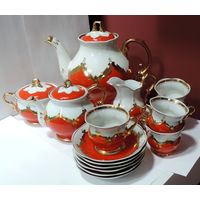 Красивый чайный сервиз 70-е годы СССР. - 15 предметов. Чайник большой на 2 литра, чайник малый, сливочник, сахарница, тарелки - 6 шт., чашки - 5 шт.