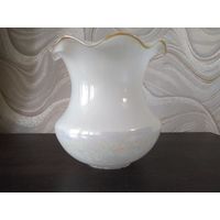 Плафон, высота 14,5см ширина 14см, отверстие под патрон 5 см