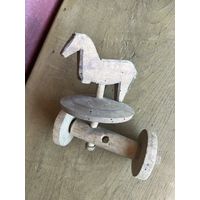 Старинная игрушка