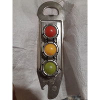 Открывалка с пробками Светофор. СССР Одесса, цена и клеймо. Новое!