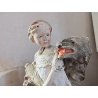 Старинная, массивная статуэтка Красная шапочка и волк. Гипс.