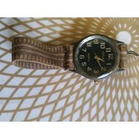 Часы наручные  с ремешком OMAX  . В ремонт,коллекцию,на запчасти. Состояние на скане.