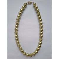 Бусы. Шарики. Стекло. Переливаются