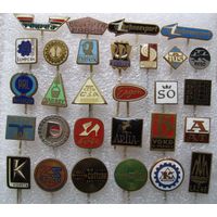 Иностранные значки на иголках, цена за 1 шт., на выбор.