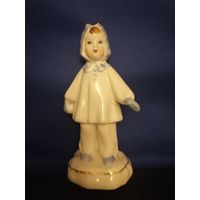 Девочка со снежком. Дулево. 1955.