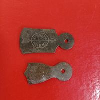 Накладка, шторка на замок. Задвижка на замочную скважину 2 шт царизм, одна с клеймом