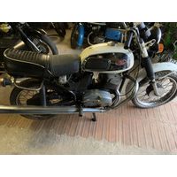 Ява 634-выпуск до 1982 года.  2 цилиндра-можно использовать и с коляской. С документами. Тюнинг руля, всех  дуг и сиденья делался в то время в Литве!