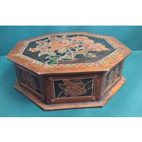 Шкатулка 1949 г. с 8 Марта.