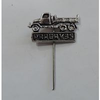 Значок "Praga V3S". Алюминий.