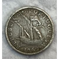 Монета 2.5 эскудо 1967 год. Португалия. С рубля без МЦ.