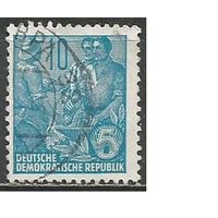 ГДР. Пятилетка. Рабочий. Стандарт. 1955г. Mi#453.