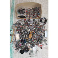 ОГРОМНЫЙ лот радио деталей и микросхем СССР