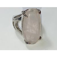 Перстень с Розовым Кварцем .