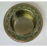 Коробка из под сладостей-ИРАН-отлично подходит для хранения швейных принадлежностей или сладостей).