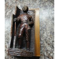 Статуэтка из дерева. Партизан.