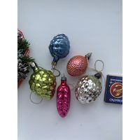 Лот елочных игрушек.