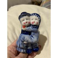 Статуэтка Носить на руках Пара Любовь Гжель Делфт