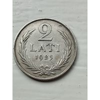 2 лата Латвия 1925 год . Серебро.