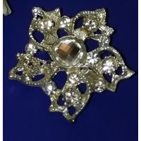 Нежная брожечка в хорошем состоянии.