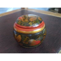 Шкатулка деревянная.Хохлома..6.5Х7.5 см.