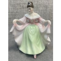 Фарфоровая статуэтка Royal Doulton Сара. Англия 1980 год. Высота 10 см.