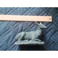 Металлическая статуэтка олень