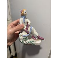 Фигуристка фарфор