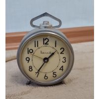 Часы будильник Витязь СССР рабочий