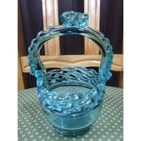 Корзинка-конфетница из цветного стекла. СССР.