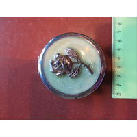 Пудреница с розой (имитация камеи) (под реставрацию)