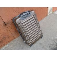 Дорожный чемодан