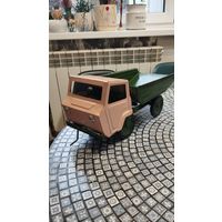 Грузовик ВИЗ из прошлого СССР в сохране.