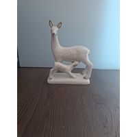 Фарфоровая статуэтка= олененок=