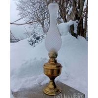 Керосиновая латунная лампа с орнаментом