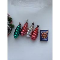 Лот елочных игрушек.