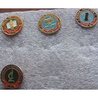 Значки Пионерии Юный журналист, хоккеист, фотограф, микробиолог