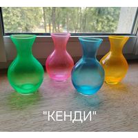 Вазы из цветного стекла