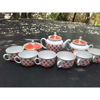 Сервиз чайный . Красный горох