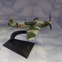 Модель самолёта Як-9 (металл)
