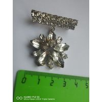 Изумительная брошь Чехия середина  20 века  в очень хорошем состоянии самая привлекательная цена трёхдневный аукцион