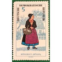 ГДР 1964. Народные костюмы. Наряд региона Менхгут на острове Рюген