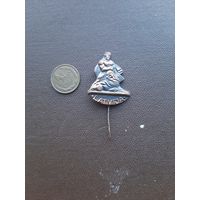 Значок тяжелый. Латвия