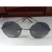 Очки тишейды H&M , стиль очков кота Базилио или стилем Джона Леннона . Солнцезащитные очки в классической оправе Авиатор или капелька . 1980-х годов .Предсезонная распродажа Винтажных солнцезащитных