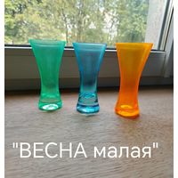 Вазы из цветного стекла
