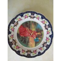 Тарелка фарфоровая