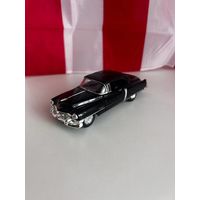 Модель cadillac 1953 welly 1:43