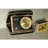 Часы будильник  на ходу